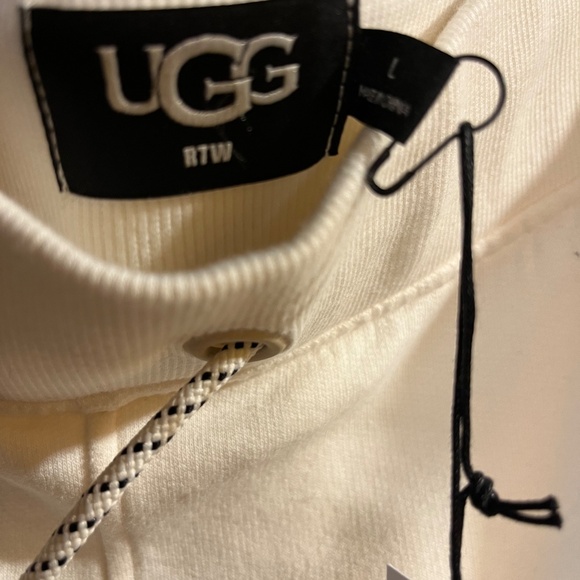 UGG 2-piece Sweatsuit - Picture 7 of 7